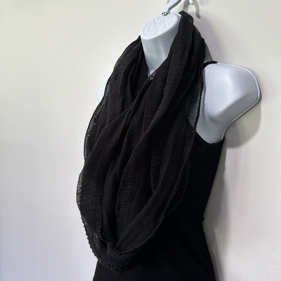 Infinity scarf - Picture 2 of 3